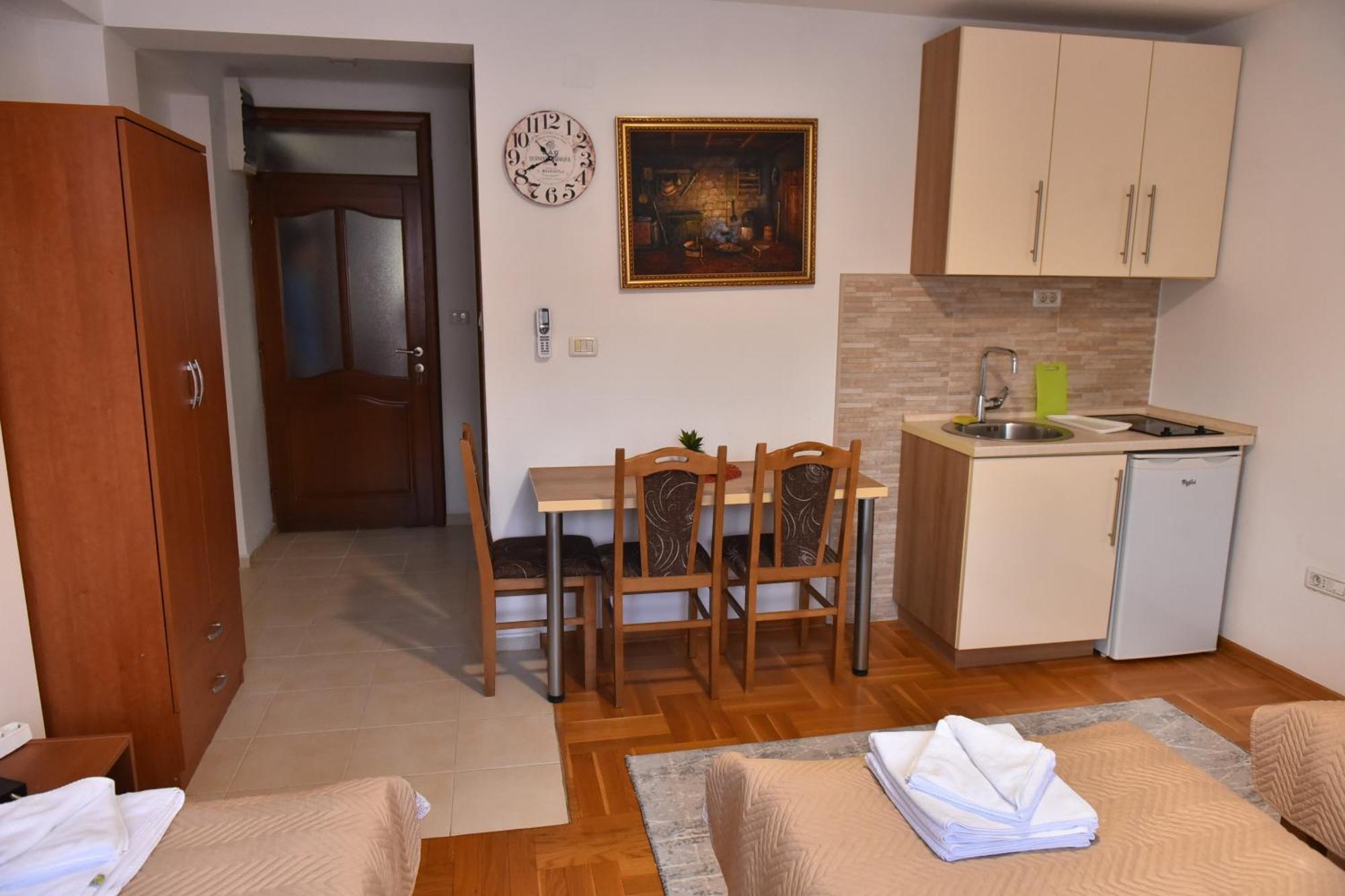 Apartments Ravno Plužine Szoba fotó