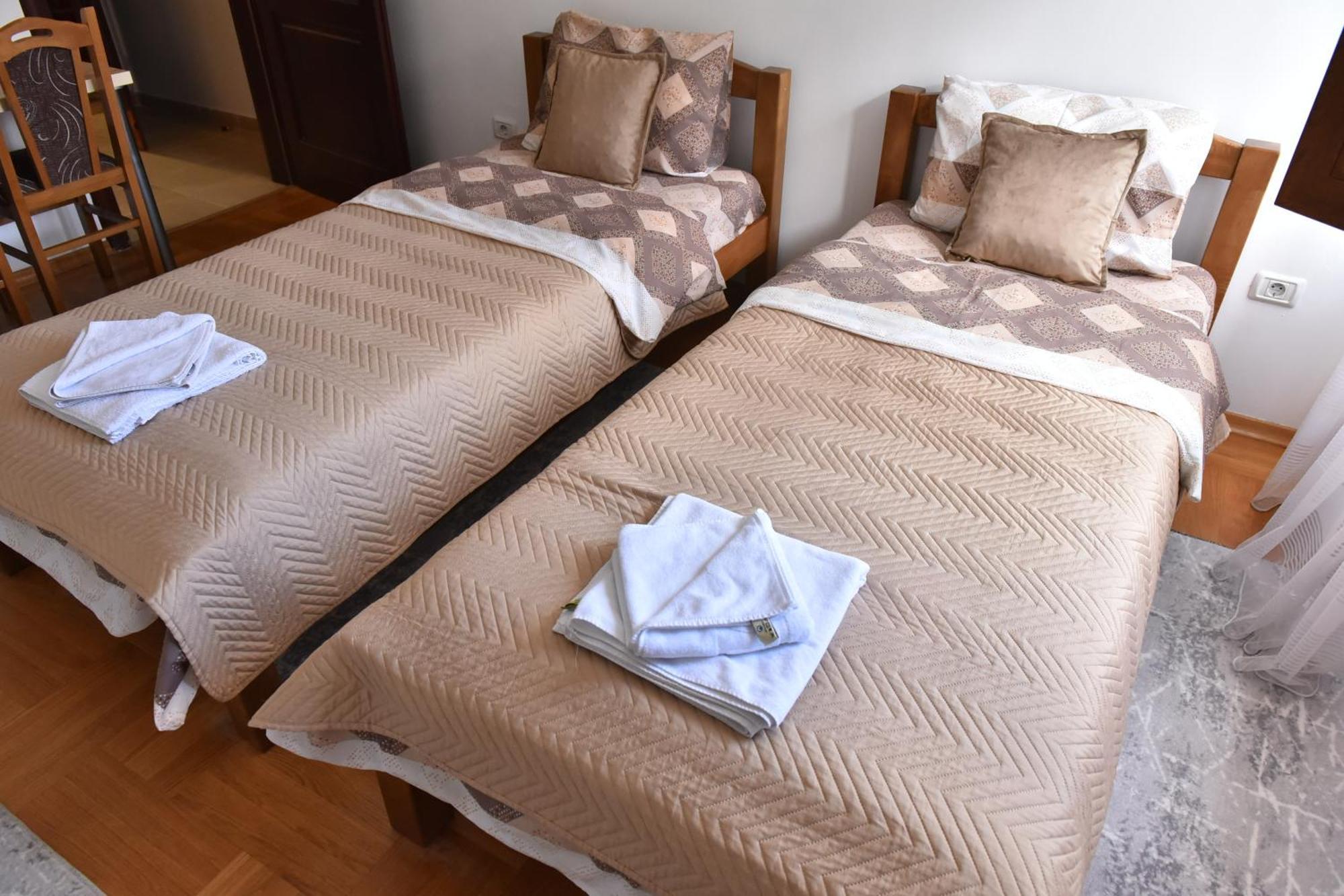 Apartments Ravno Plužine Szoba fotó